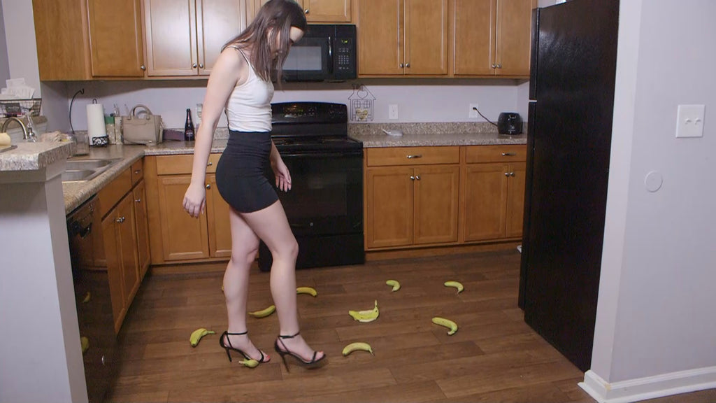BANANAS LANEY 2